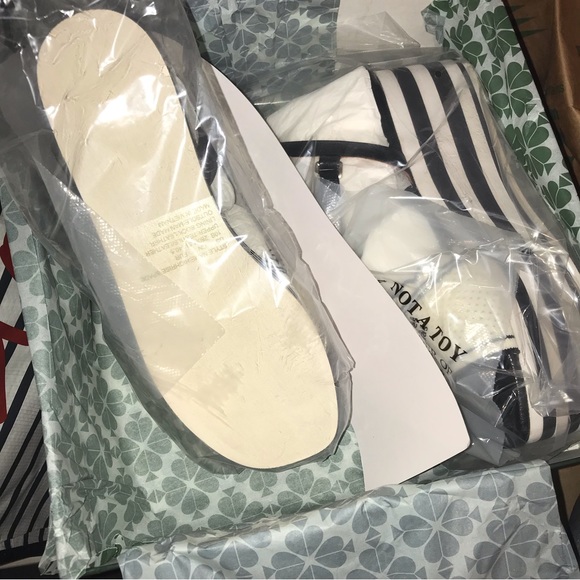 Kate Spade New York Highrise Spade Wedge Sandals Brand New In Box - Picture 5 of 10